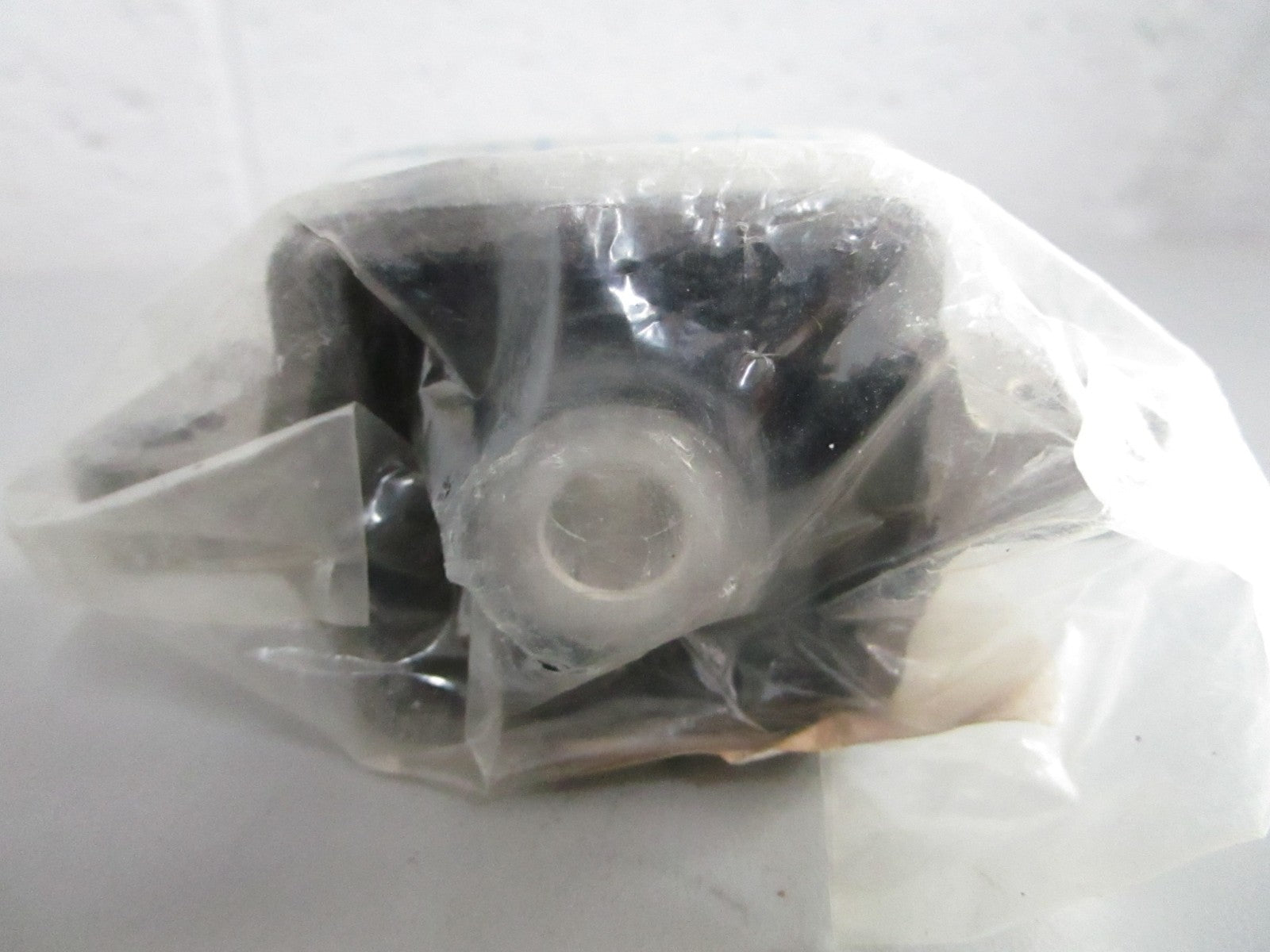 NEW OEM 3BA-61301-0 Tohatsu Upper Rubber Mount 0820