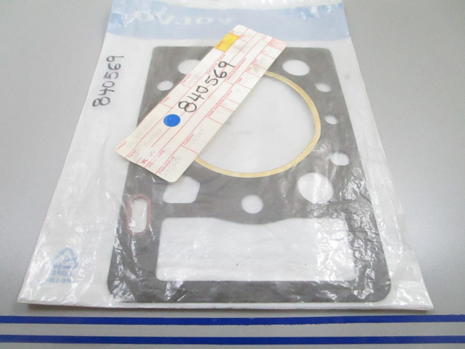 *NEW OEM* 0810 Volvo Penta Gasket 840569