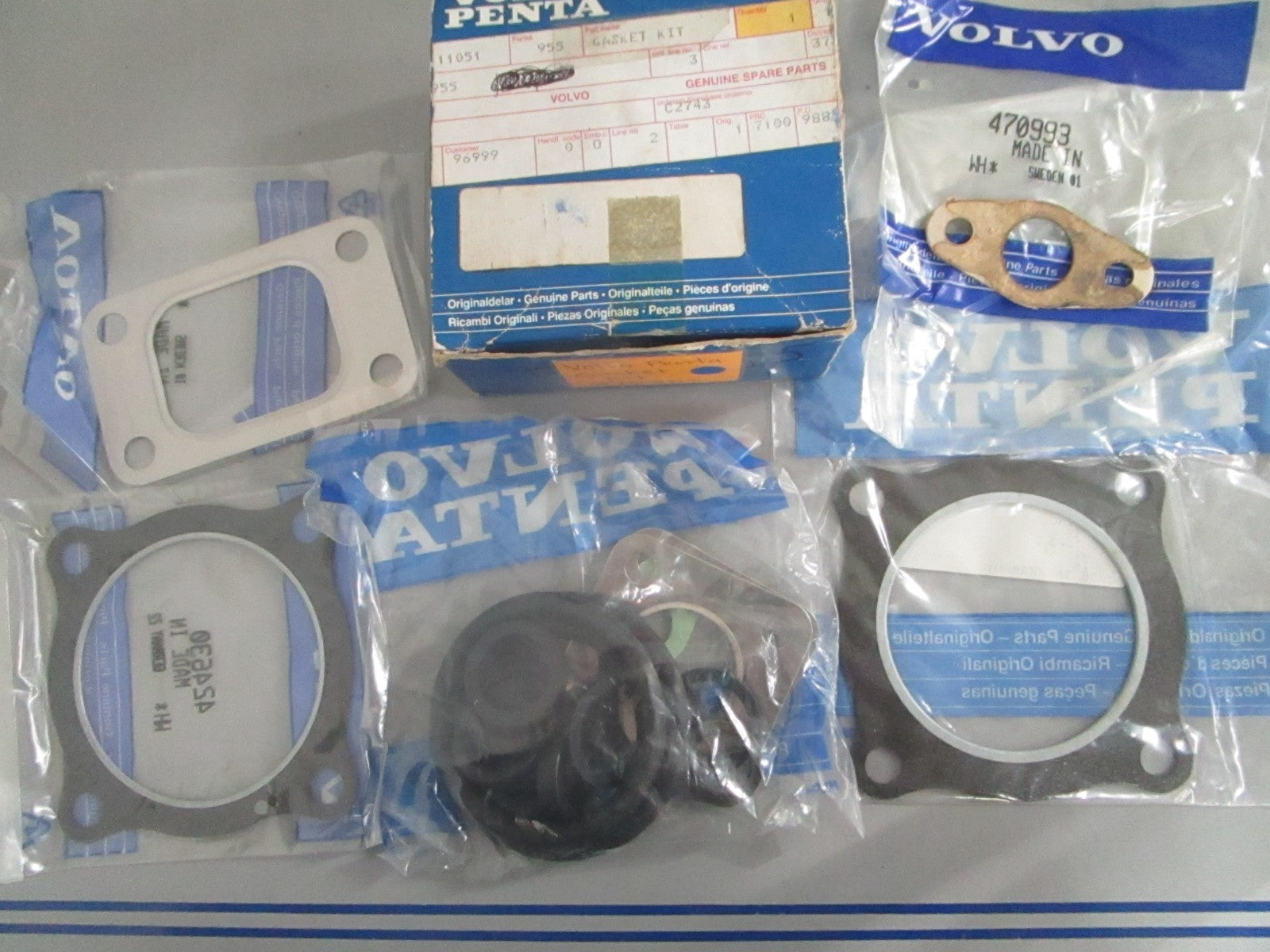 *NEW OEM* 0820 Volvo Penta Gasket Kit 876955