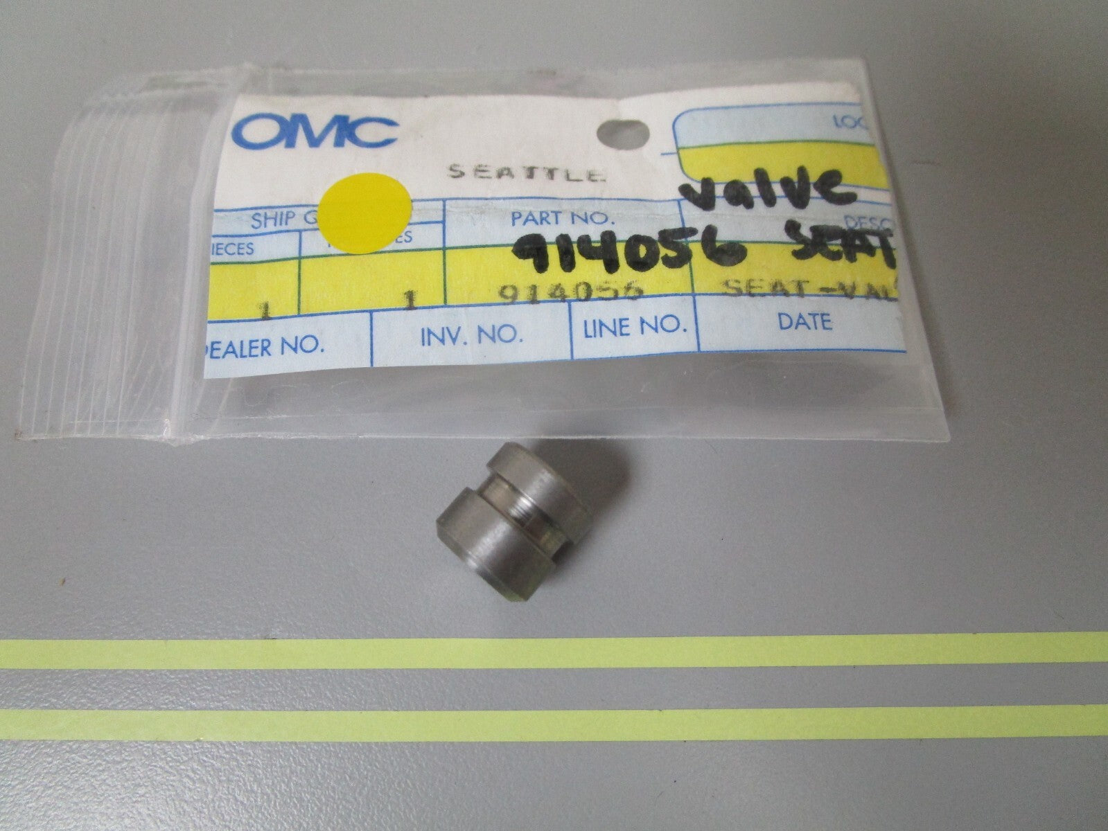*NEW OEM* 0810 OMC Johnson Evinrude Valve Seat 914056 0914056