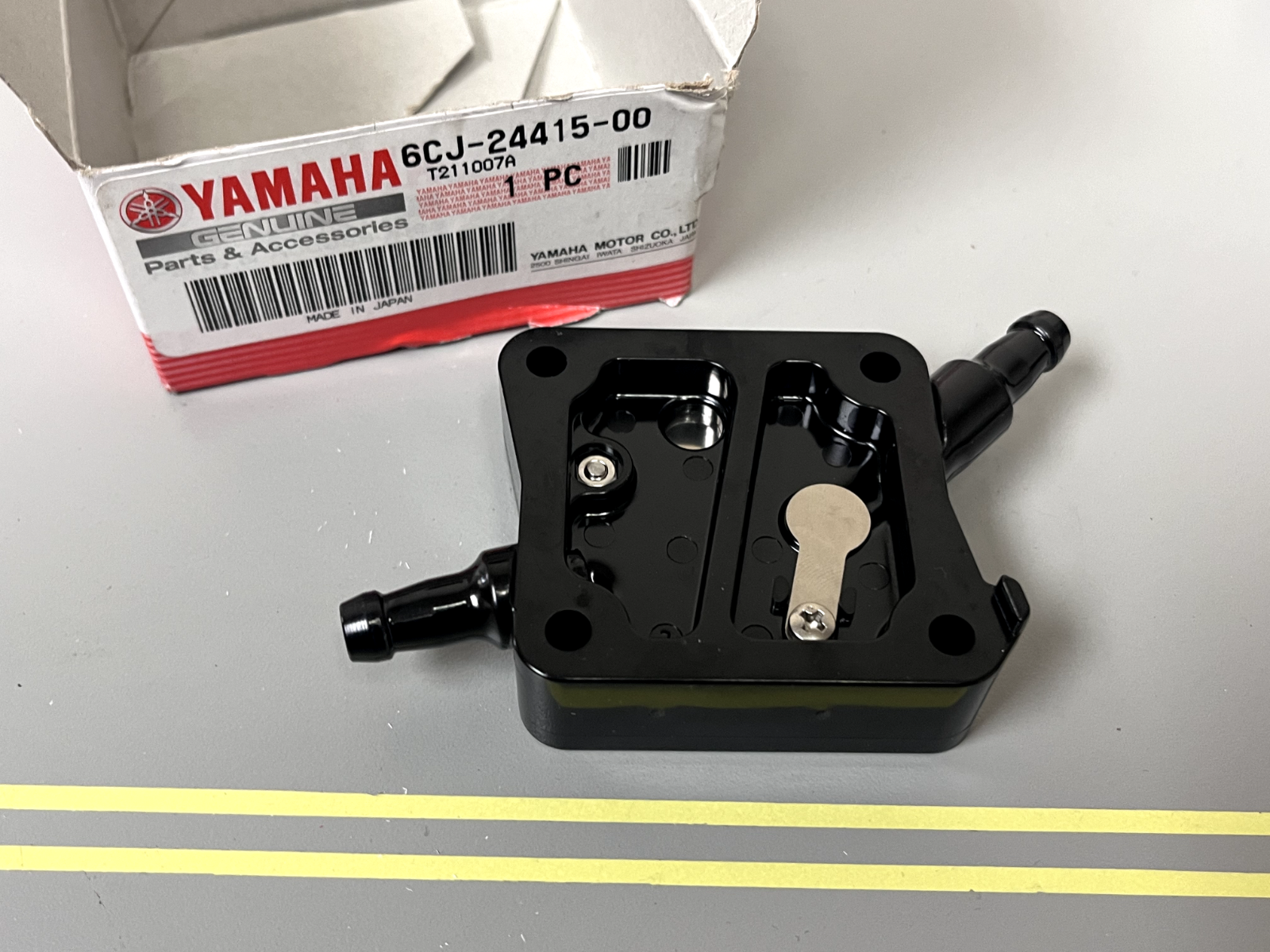 *NEW OEM* 0720 Yamaha Body 6CJ-24415-00-00