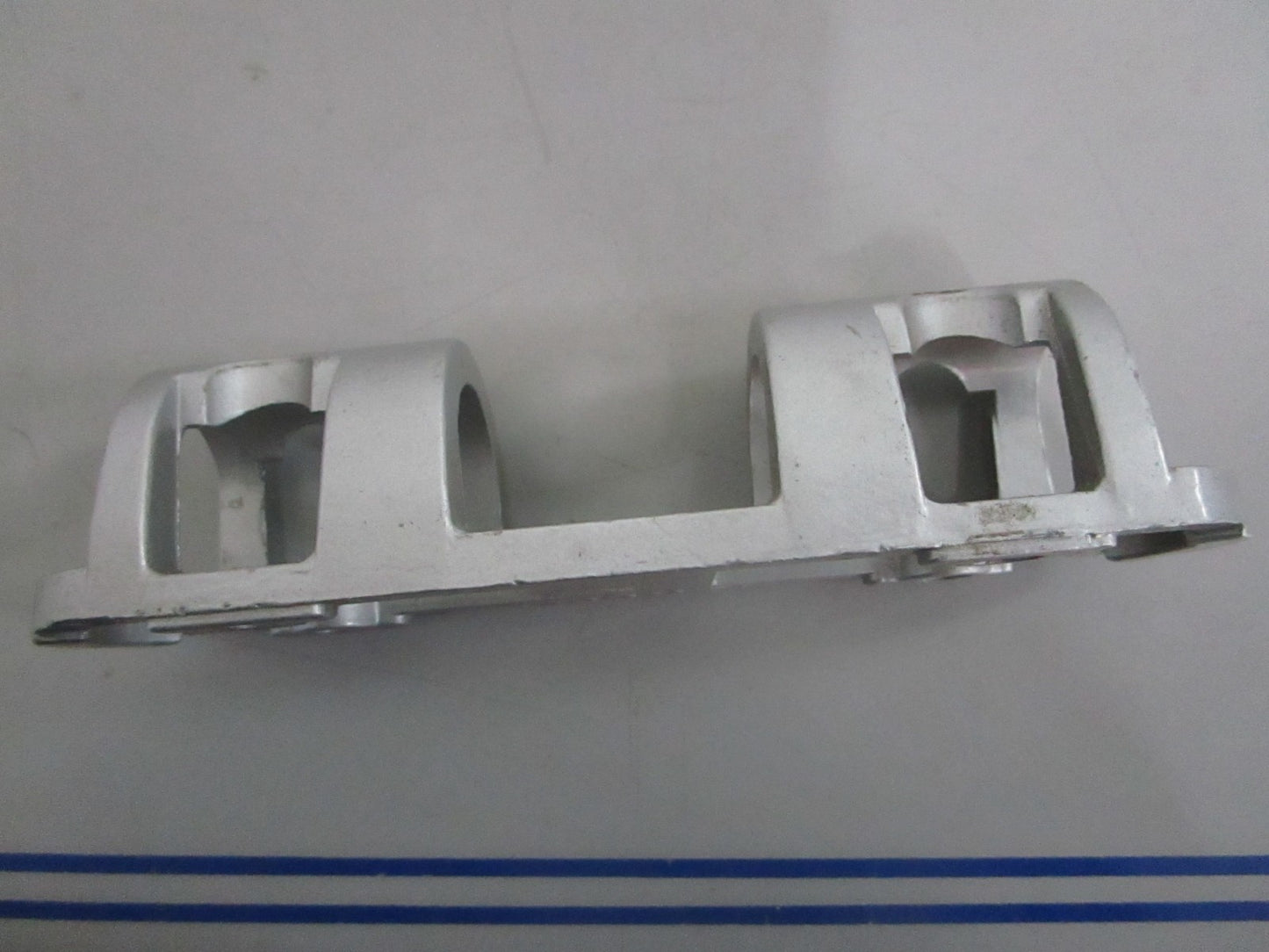 NEW OEM 126296 0126296 OMC Johnson Evinrude Steering Tube Bracket 0820