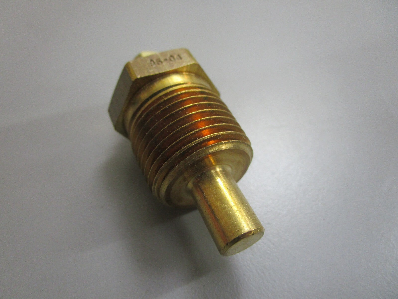 *NEW OEM* 0820 OMC Johnson Evinrude Temperature Sending Unit 171960 0171960