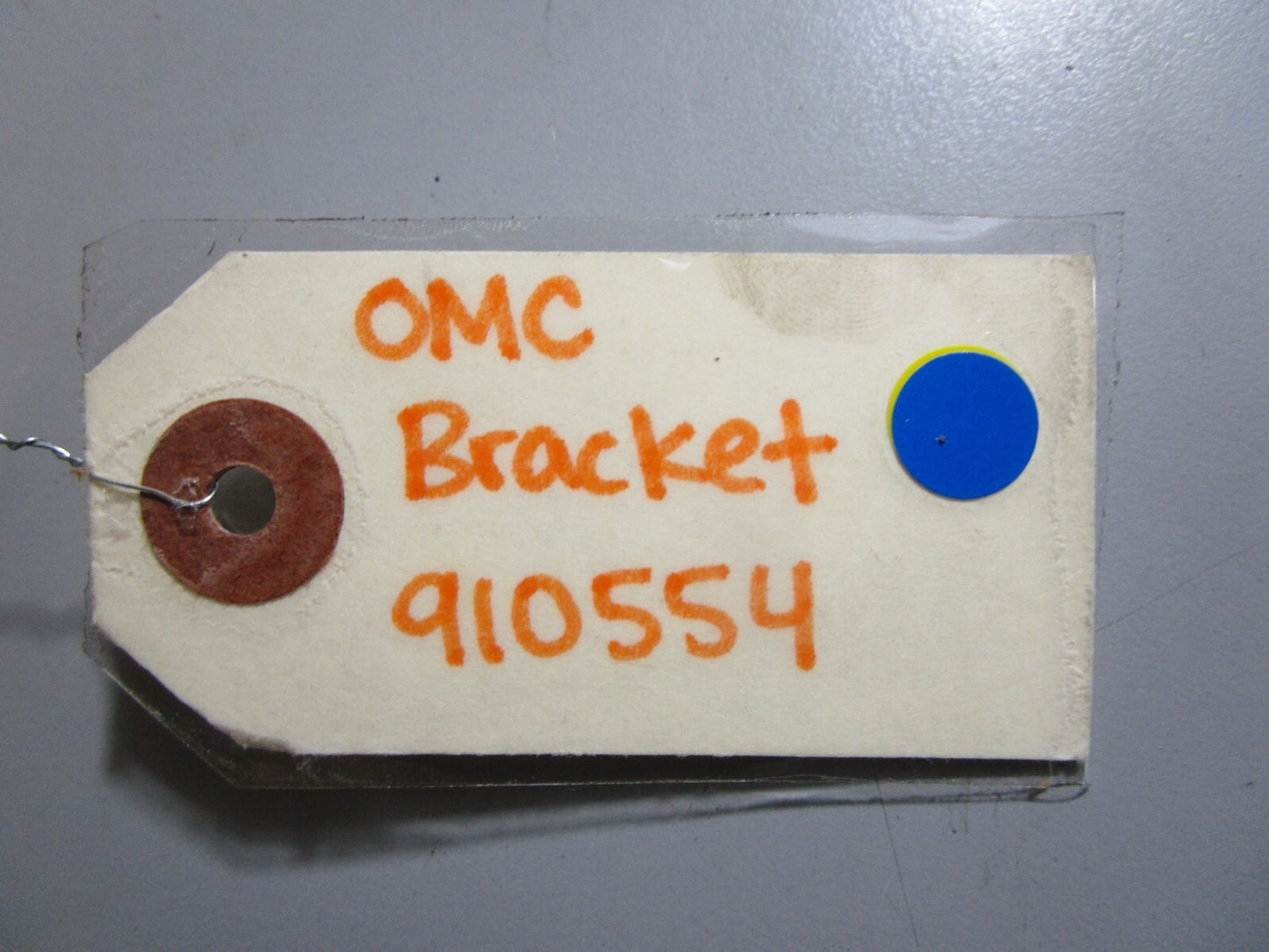 *NEW OEM* 0810 OMC Johnson Evinrude Bracket 910554 0910554