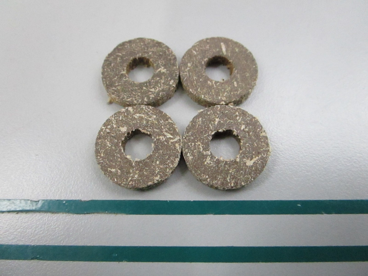 NEW OEM (LOT OF 4) 309723 0309723 OMC Johnson Evinrude Friction Pad 0810