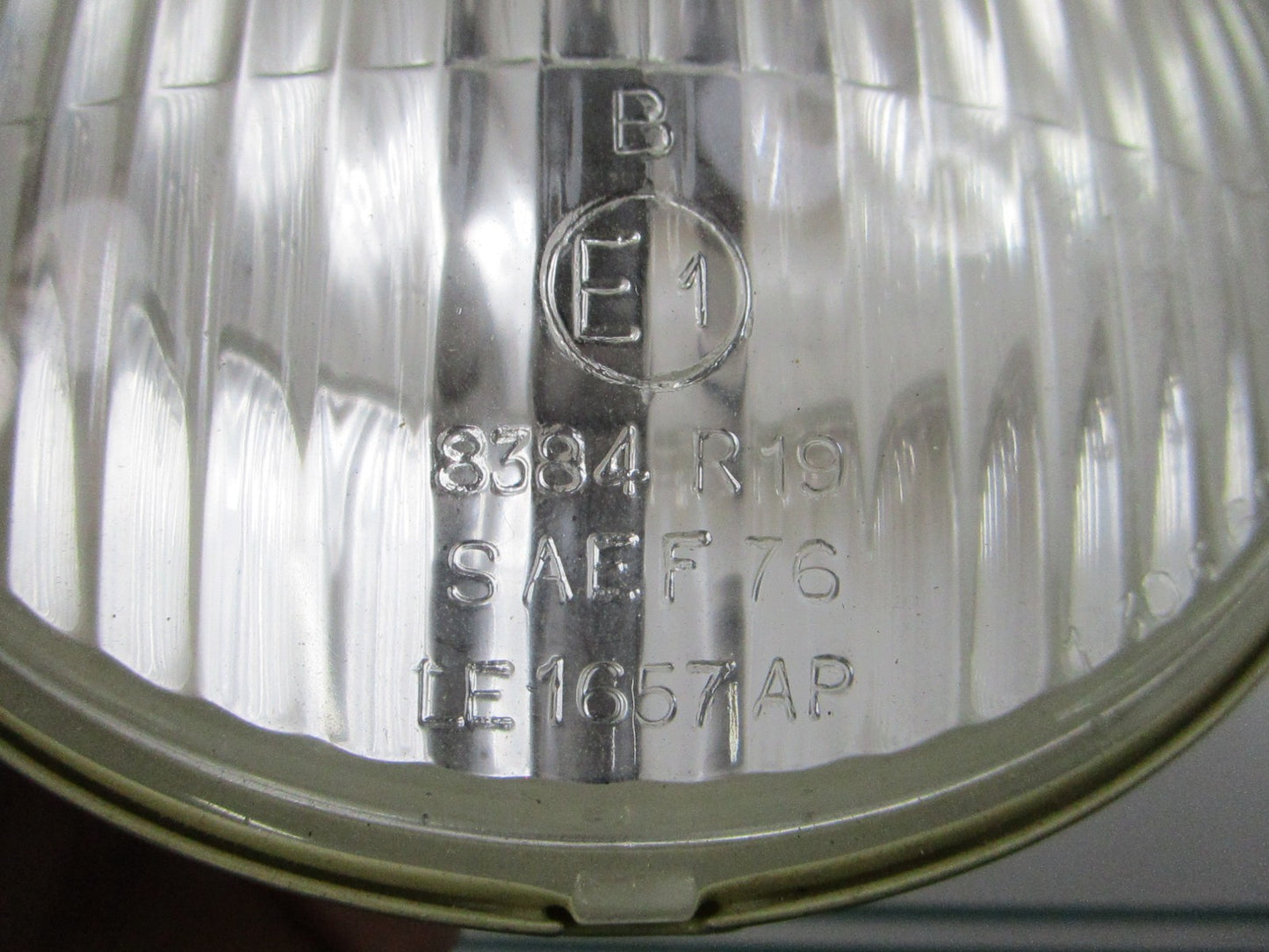 NEW OEM 0008264099 1305301046 Mercedes-Benz Bosch Fog Light Lens 0810