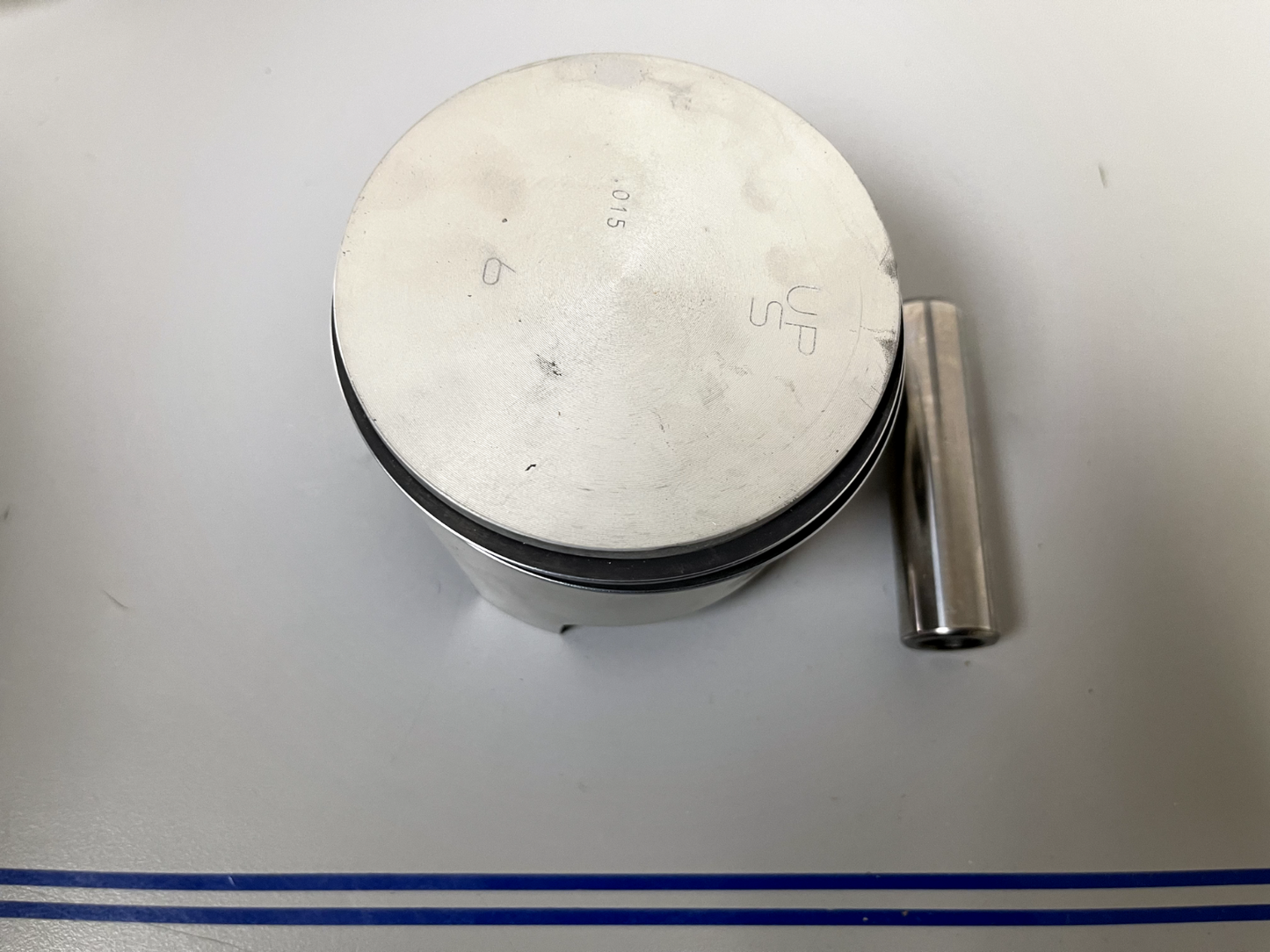 *NEW OEM* 0670 Mercury Mariner 1991 135 150 175 200hp .015 STBD Piston Ay 9738A5