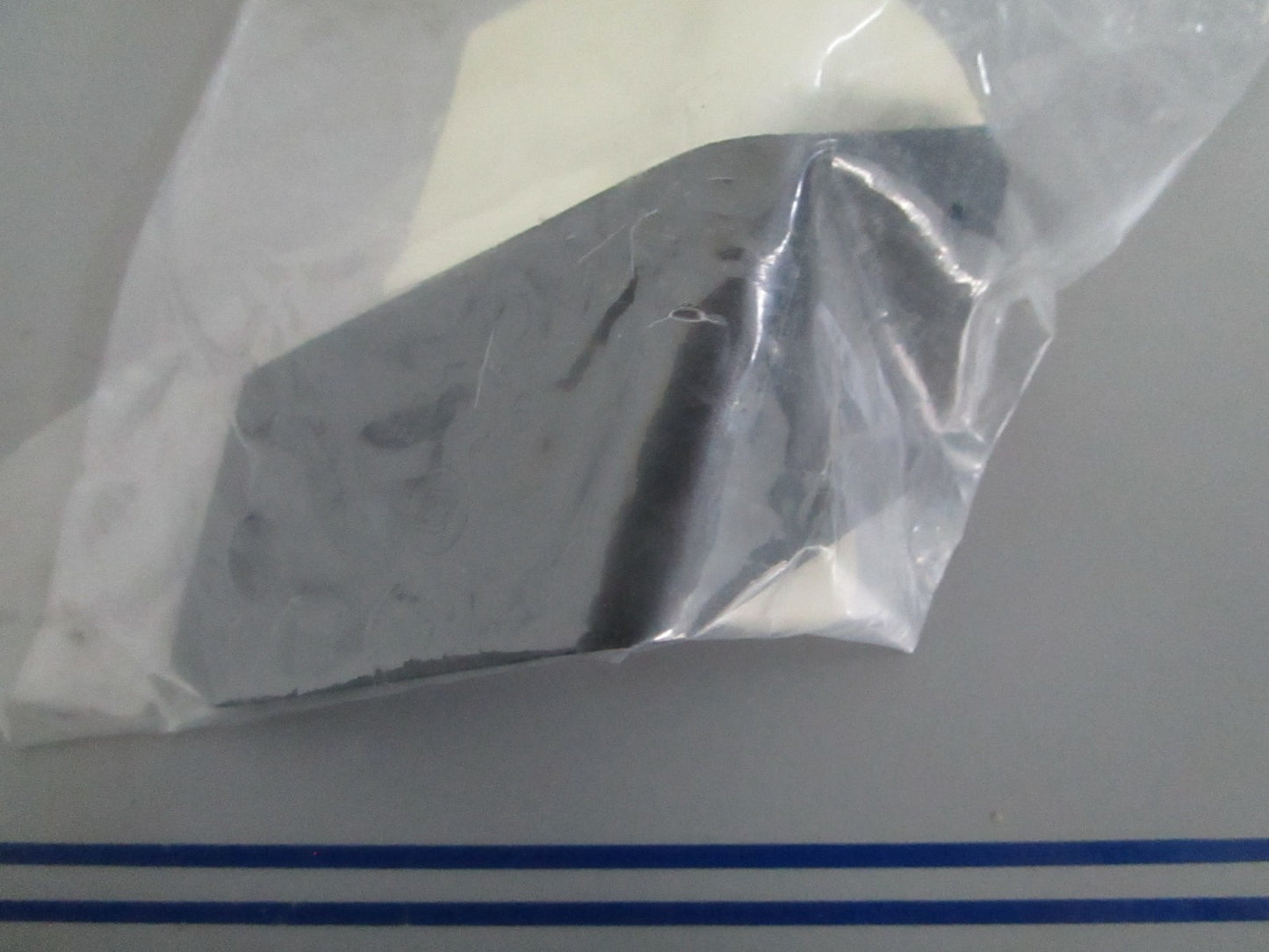 *NEW OEM* 0820 OMC Johnson Evinrude Bracket 3852482