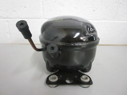*NEW OEM* 0820 Electrolux Compressor Assy 5304526016