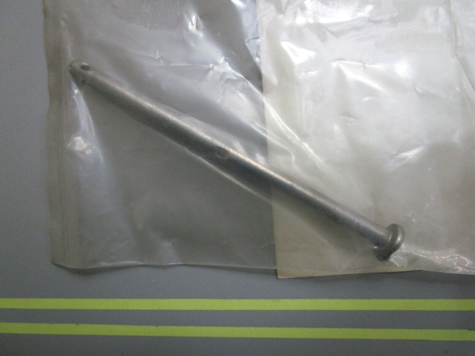 *NEW OEM* 0810 OMC Johnson Evinrude Pin 322945 0322945