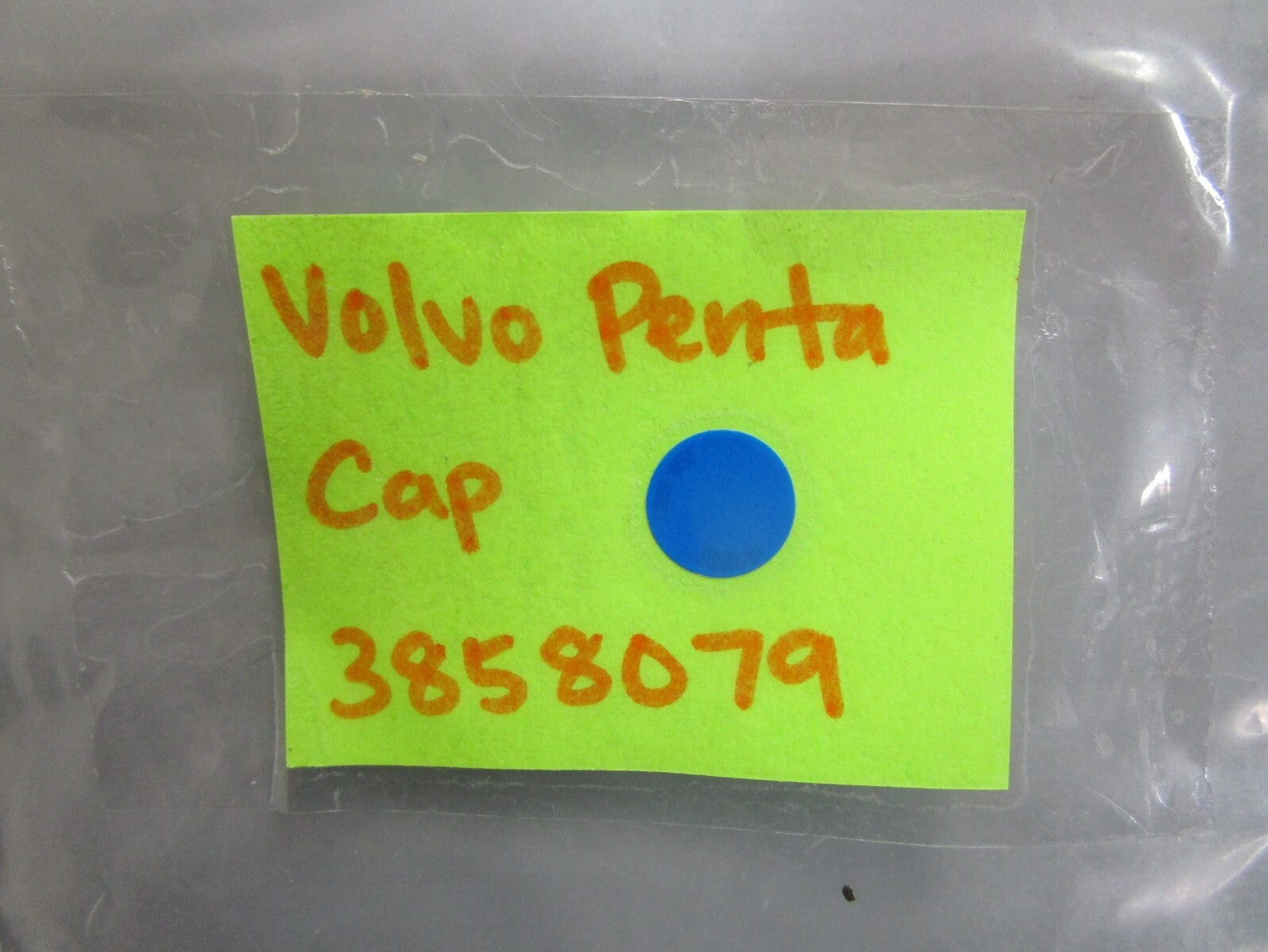 *NEW OEM* 0820 Volvo Penta Cap 3858079