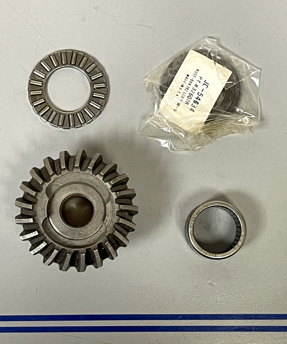 *NEW OEM* 0670 OMC Johnson Evinrude Gear & Bushing Kit 390970 0390970