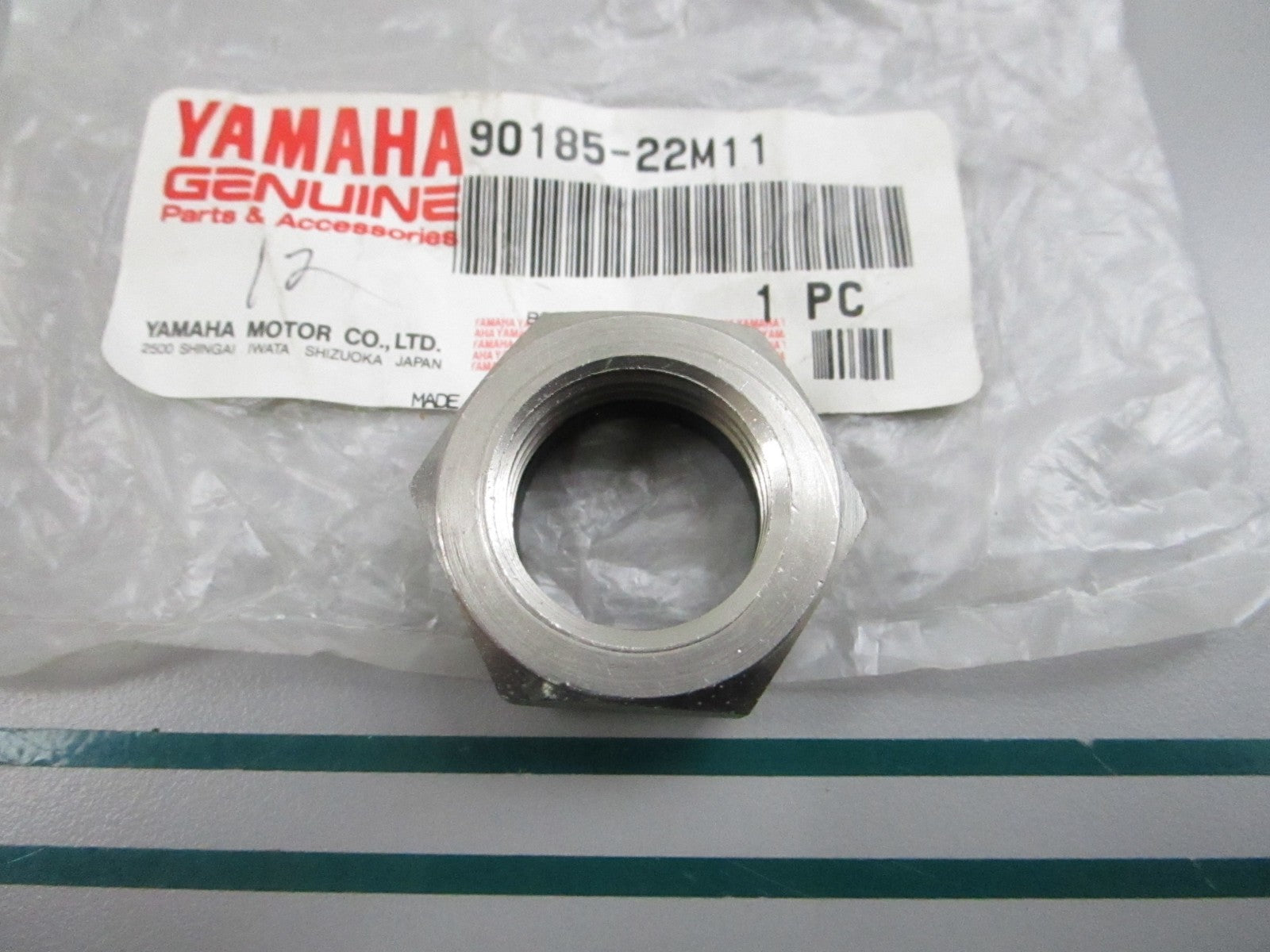 NEW OEM 90185-22M11 Yamaha Self Locking Nut 0810