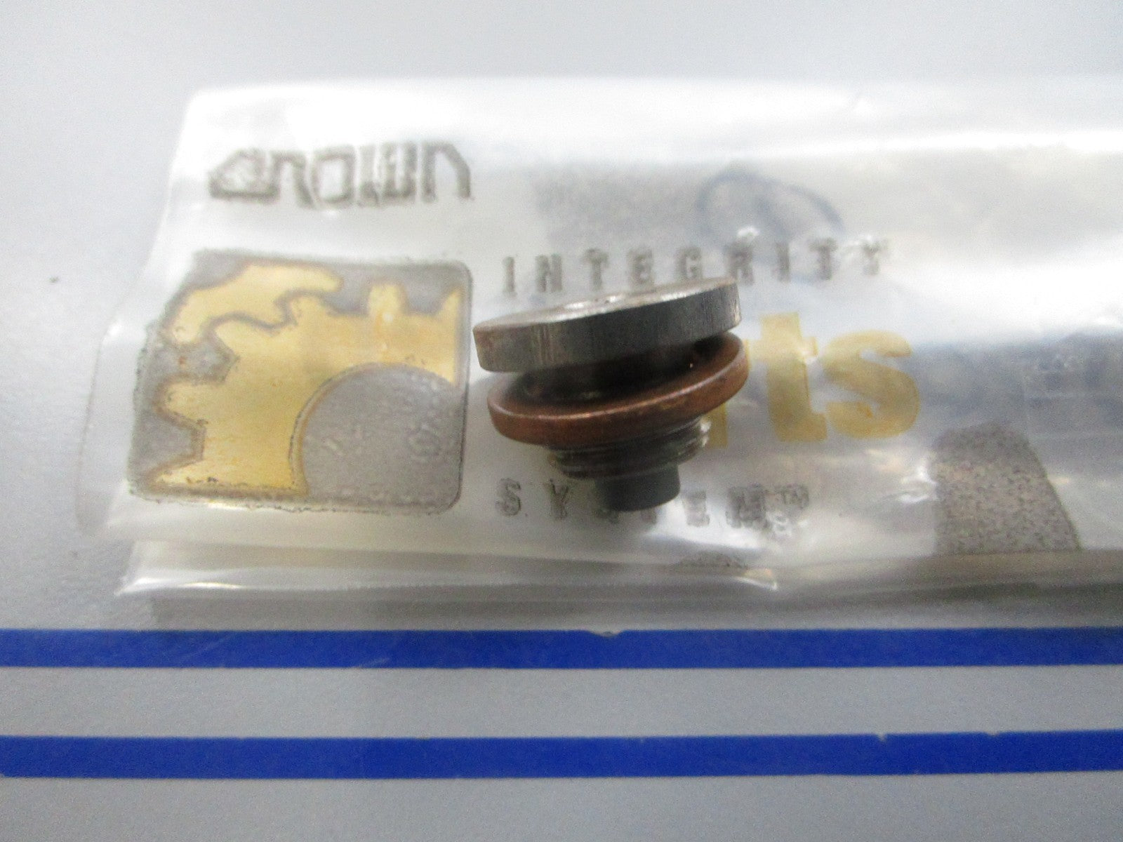 NEW OEM 064198-005 Crown Plug 0810