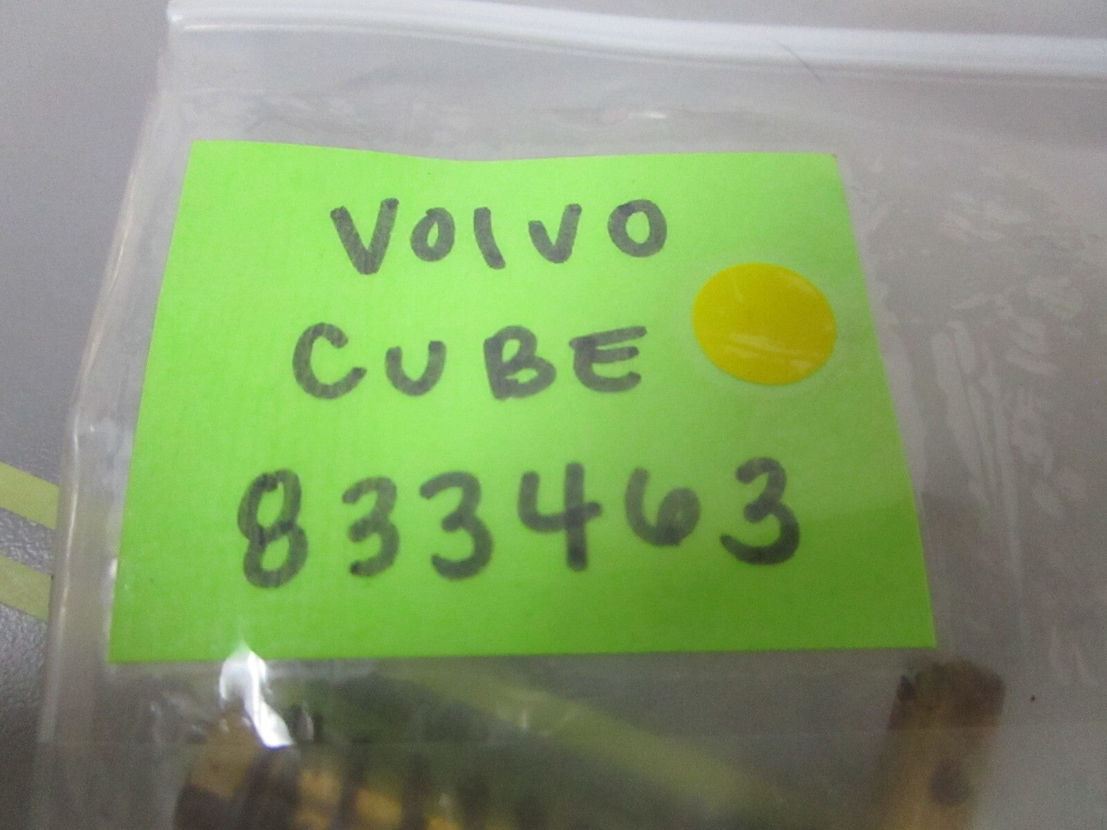 *NEW OEM* 0810 Volvo Penta Cube 833463