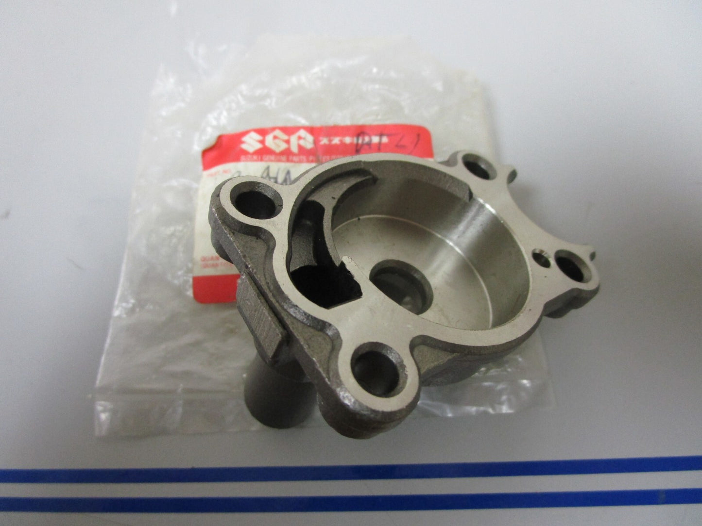 *NEW OEM* 0810 Suzuki Water Pump Case 17411-98611