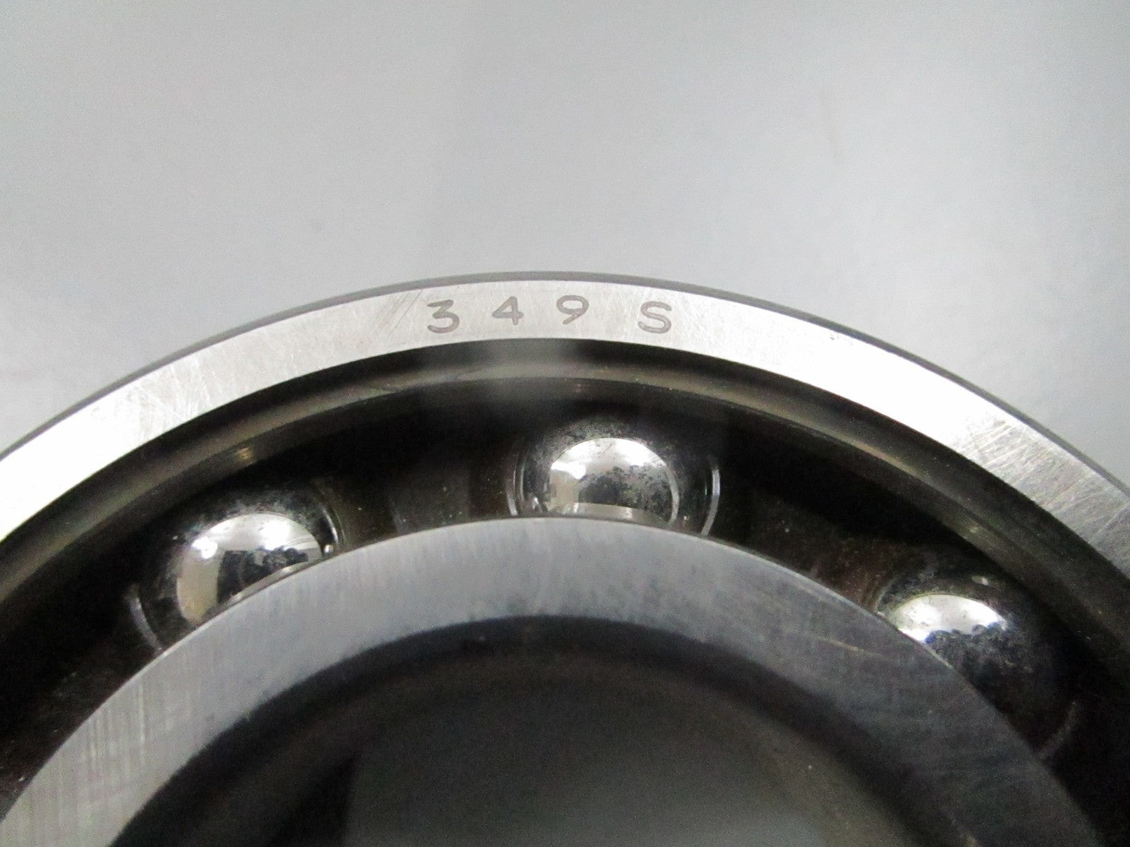 *NEW* 0810 SKF Ball Bearing 6207TN9/C3