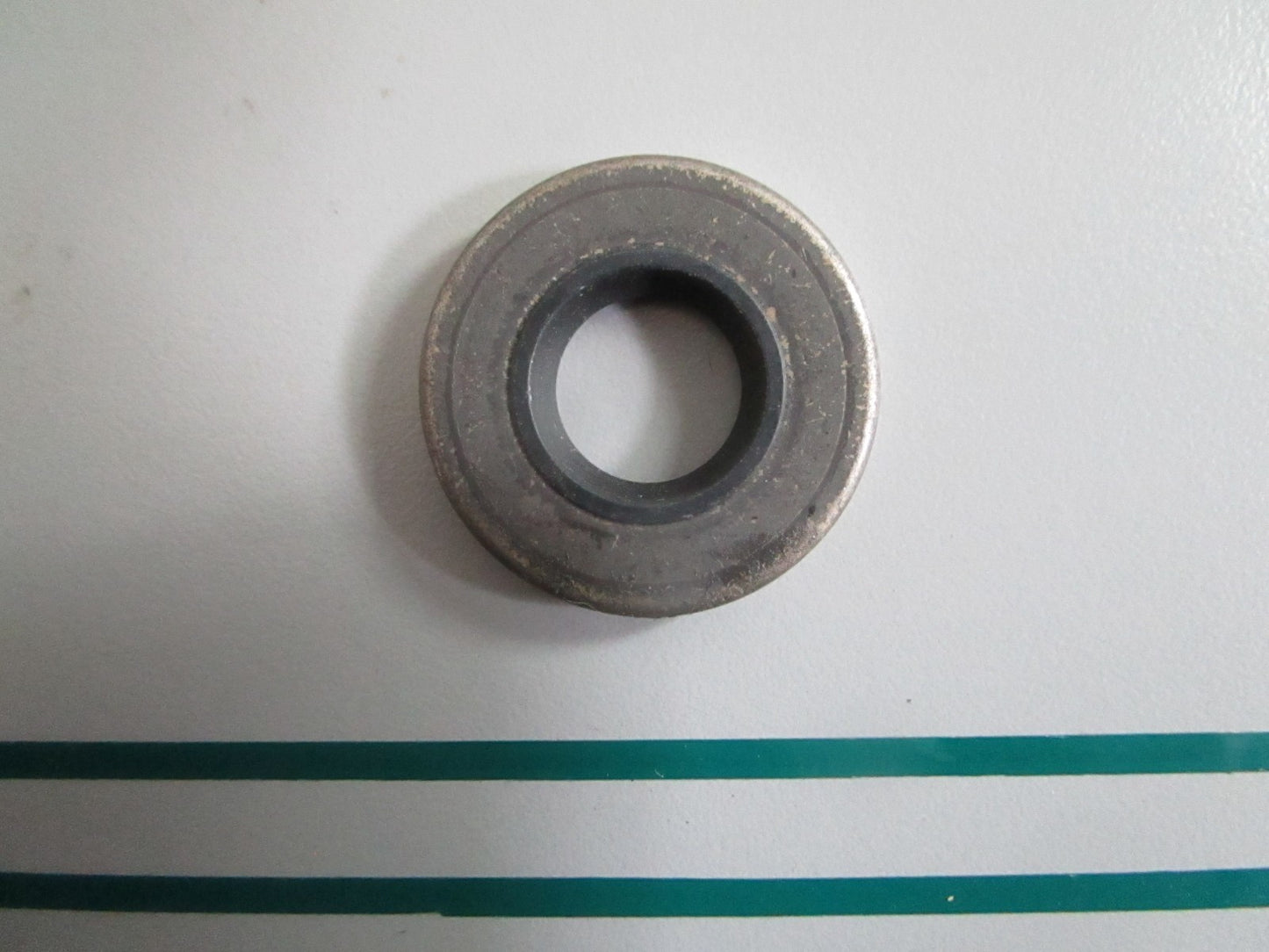 NEW OEM 324631 0324631 OMC Johnson Evinrude Prop Shaft Seal 0820