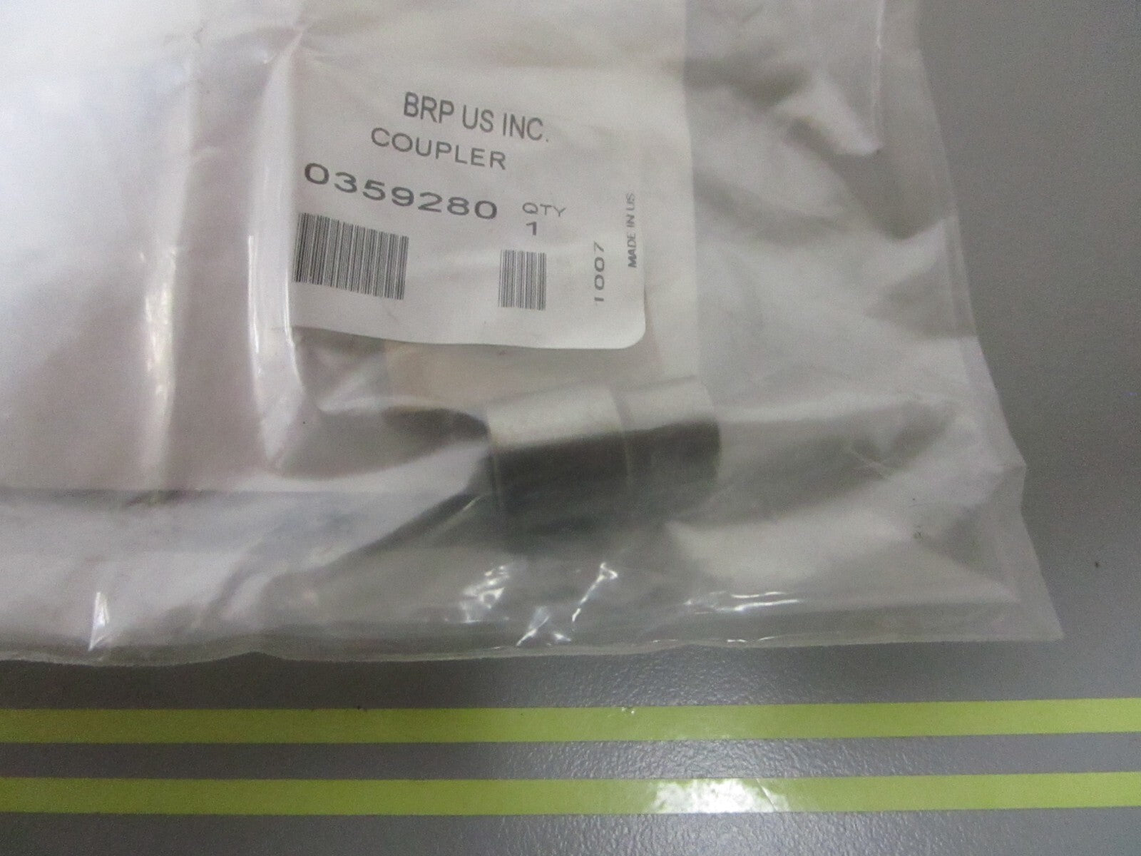 *NEW OEM* 0810 OMC Johnson Evinrude Coupler 359280 0359280