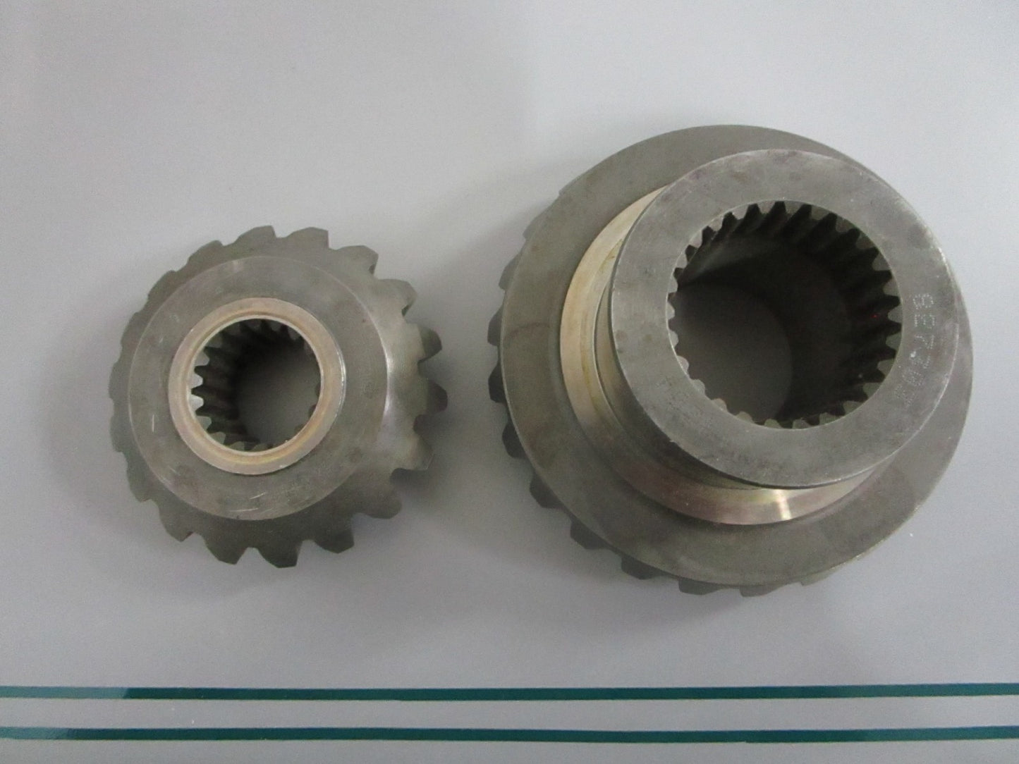 NEW OEM 43-8M0104359 Mercury Quicksilver Gear Set 0820