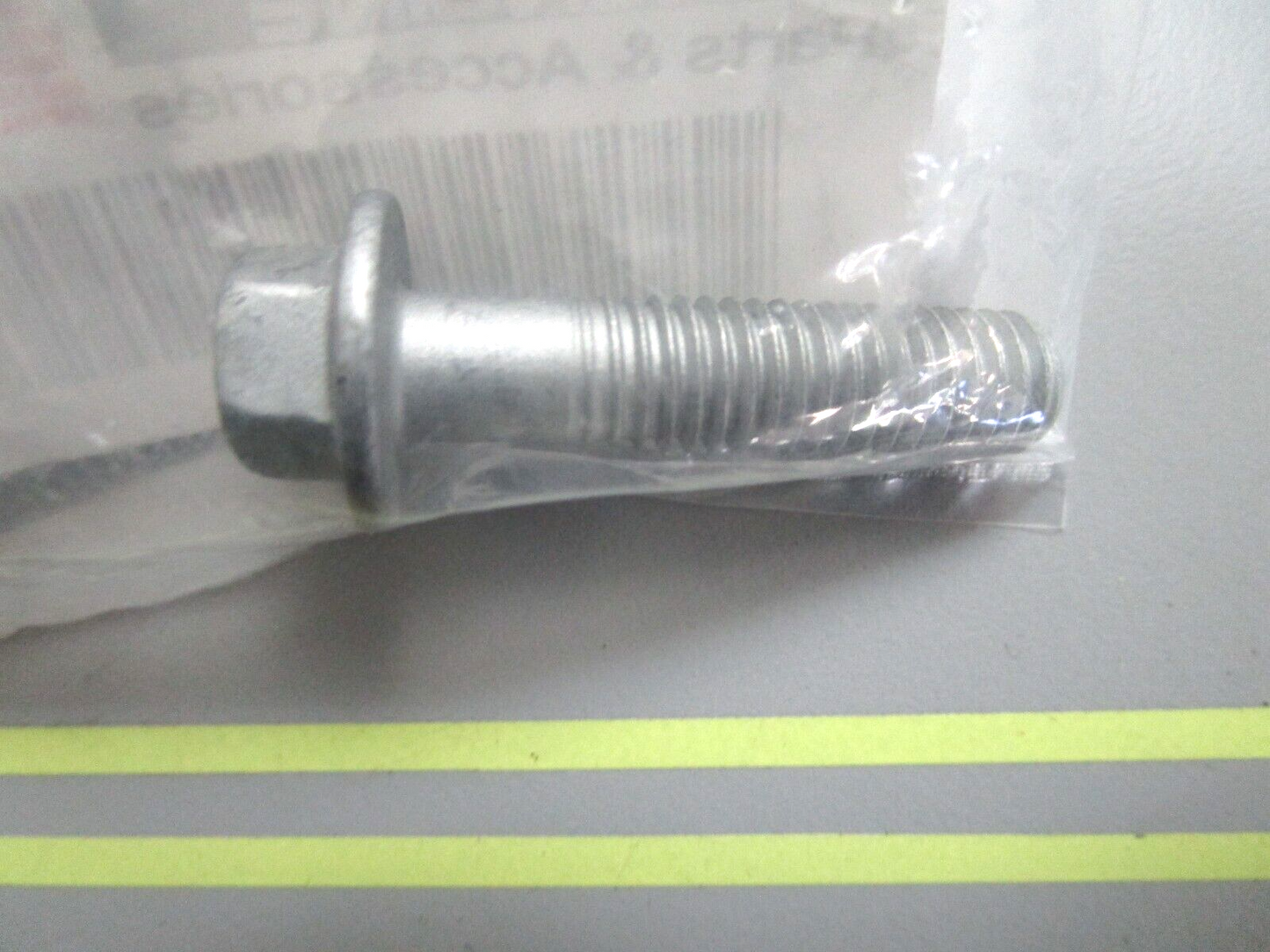 *NEW OEM* 0750 Yamaha BOLT FLANGE 90105-08049-00