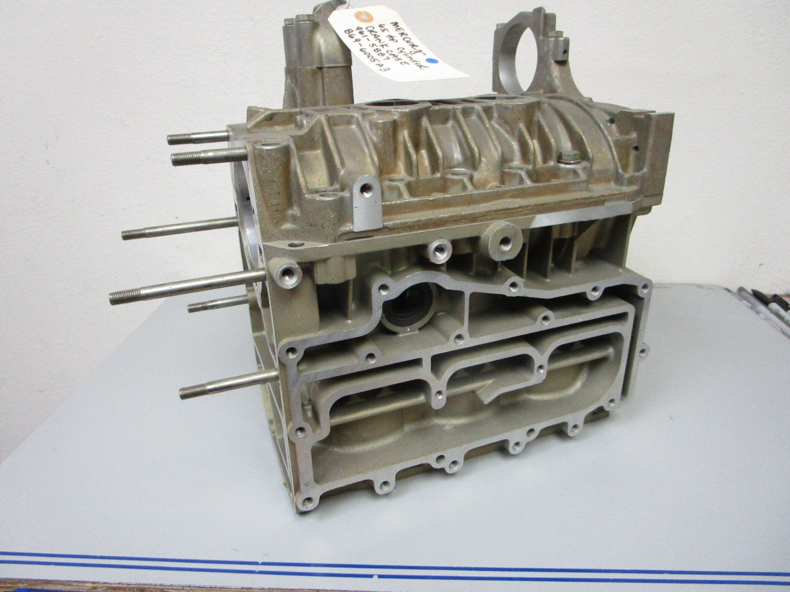 *NEW OEM* 0720 Mercury 65hp Cylinder Crankcase 961-5887 869-6005A3
