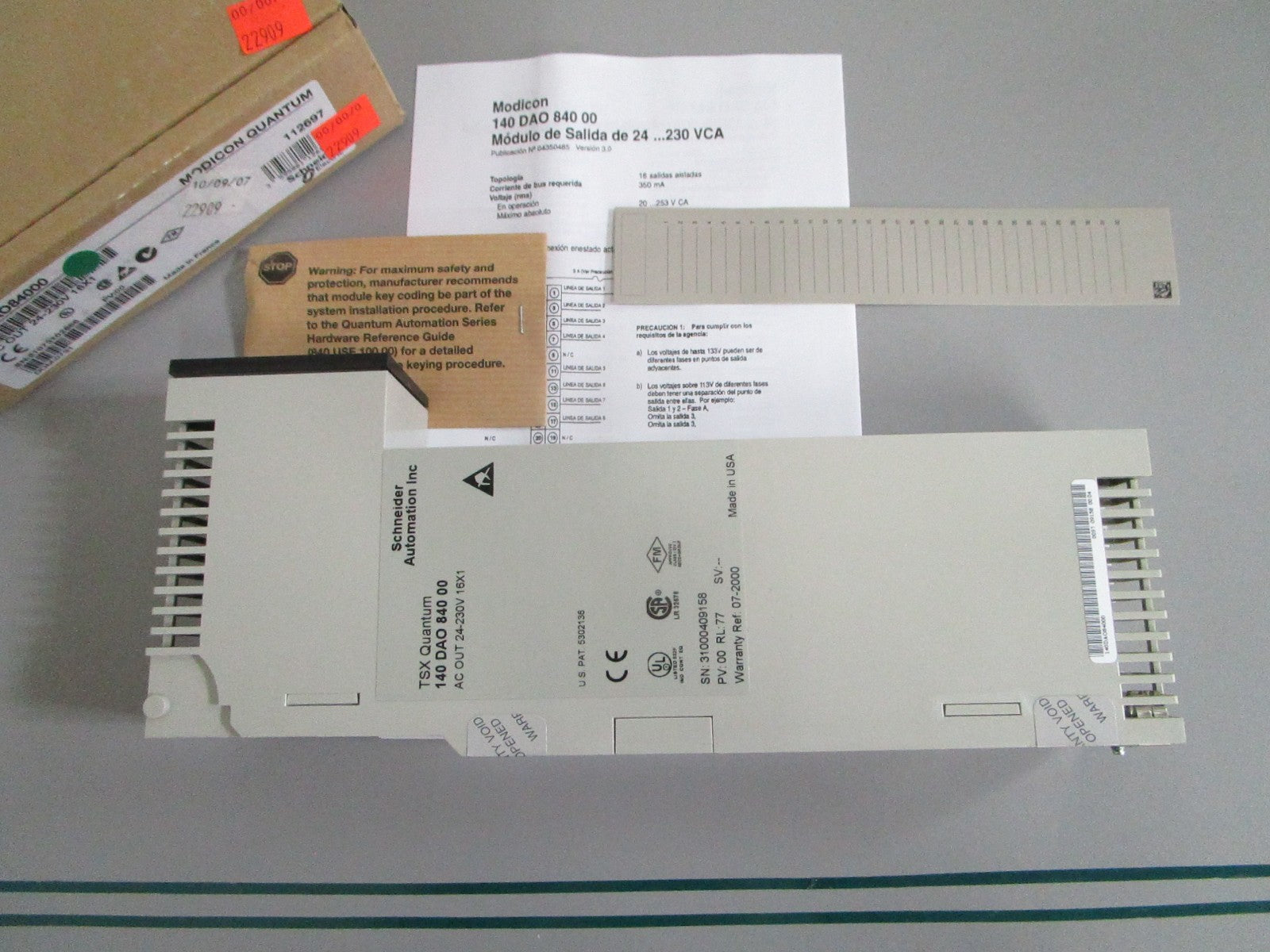 Schneider Modicon 140DAO84000 Quantum AC Output 16CH 24-230V NEW OEM 0820