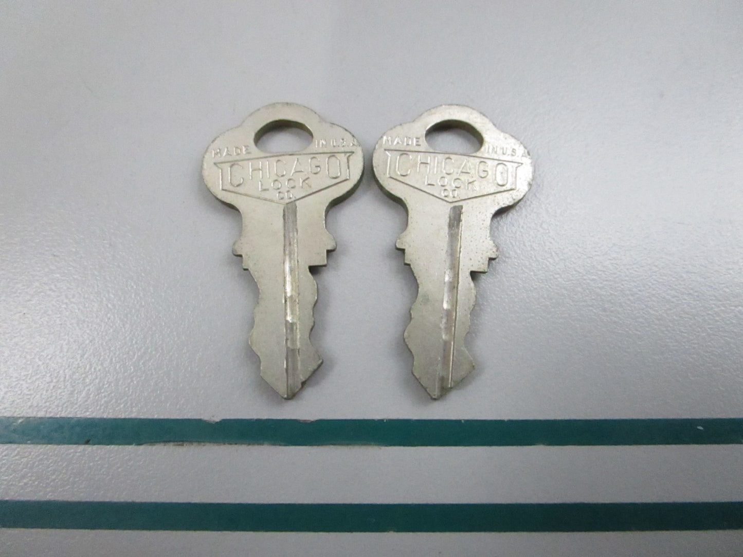 NEW OEM (LOT OF 2) 501577 0501577 OMC Johnson Evinrude KF62 Ignition Key 0810