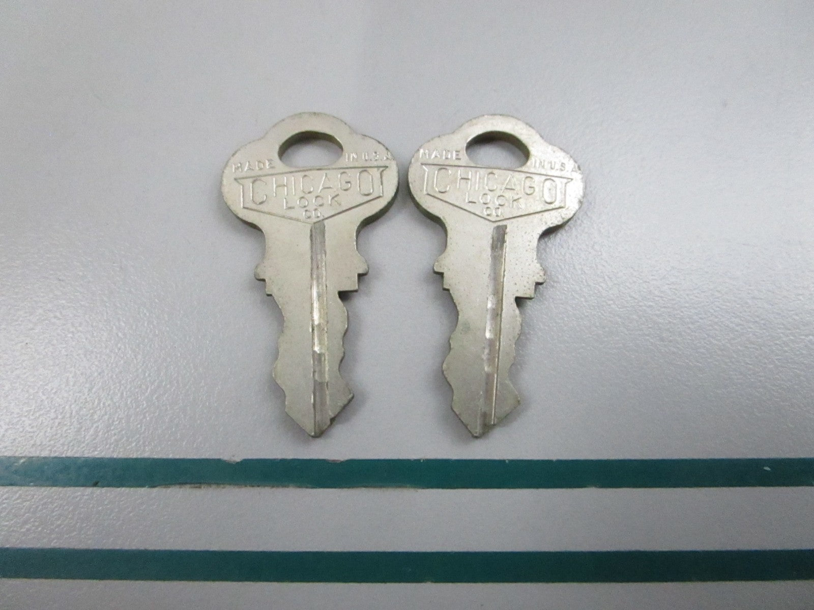 NEW OEM (LOT OF 2) 501577 0501577 OMC Johnson Evinrude KF62 Ignition Key 0810