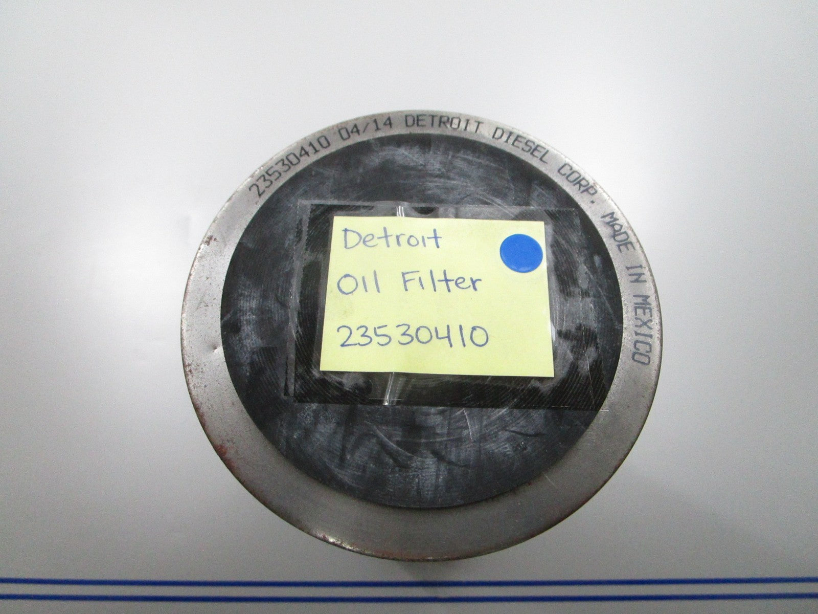 *NEW* 0810 Detroit Oil Filter 23530410