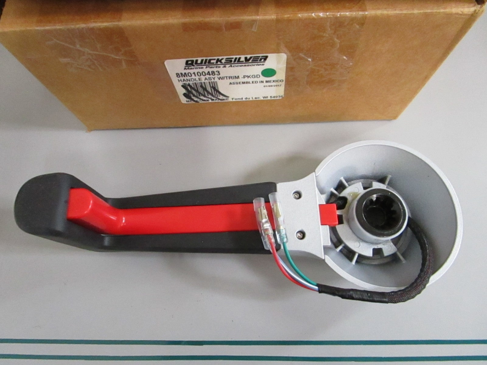 NEW OEM 8M0100483 Mercury Quicksilver Handle Assy 0820