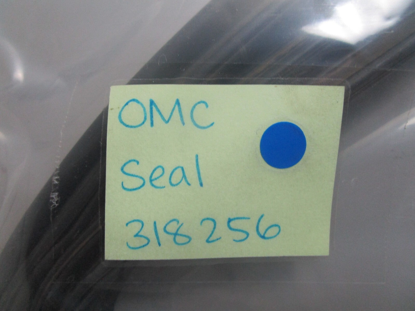 *NEW OEM* 0810 OMC Johnson Evinrude Seal 318256 0318256