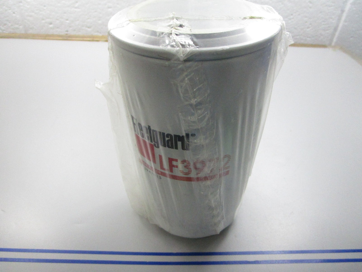 NEW OEM LF3972 Fleetguard Lube Filter 0810