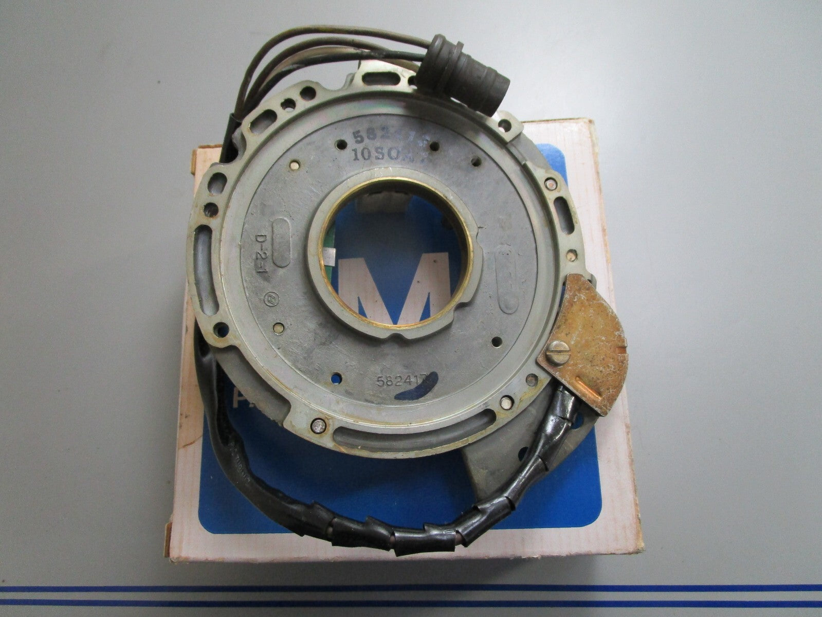 *NEW OEM* 0820 OMC Johnson Evinrude Charge Coil & Plate Assy 582413 0582413