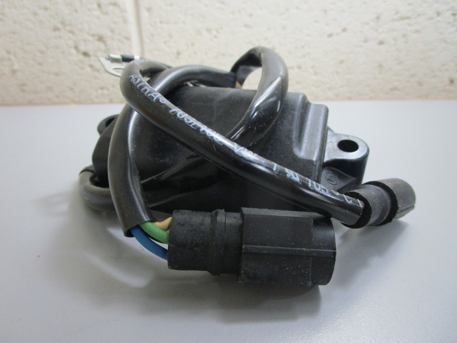 *NEW OEM* 0820 OMC Johnson Evinrude Power Pack 583116 0583116