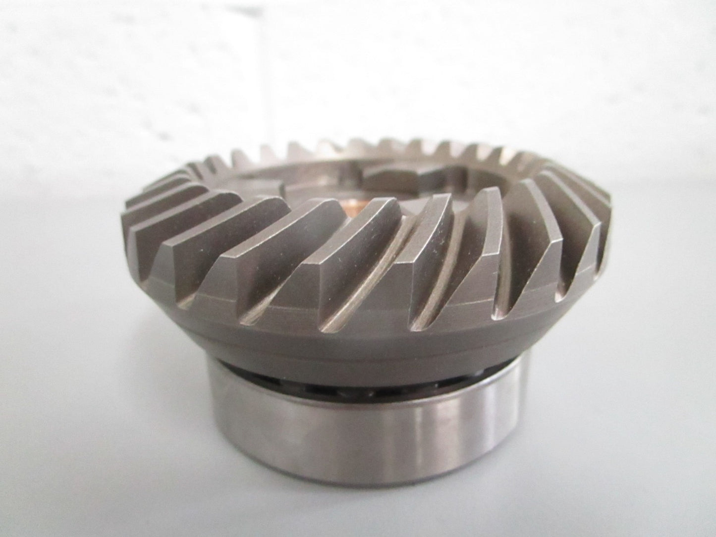 NEW OEM 43-F2A321023 Mercury Force 26T Forward Gear Assy 0820