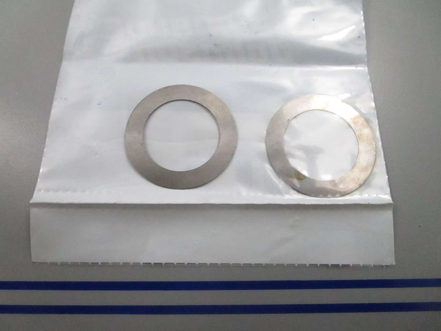 *NEW OEM* (LOT OF 2) 0810 OMC Johnson Evinrude Shim 313220 0313220