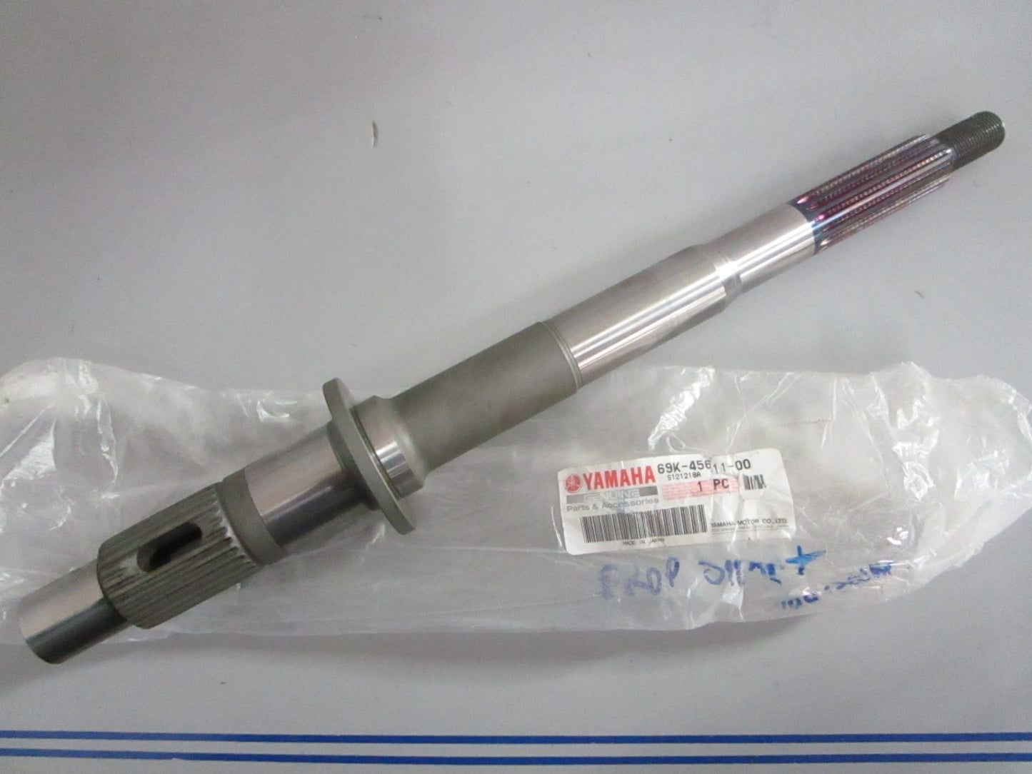 NEW OEM 69K-45811-00-00 Yamaha Propeller Shaft 0820