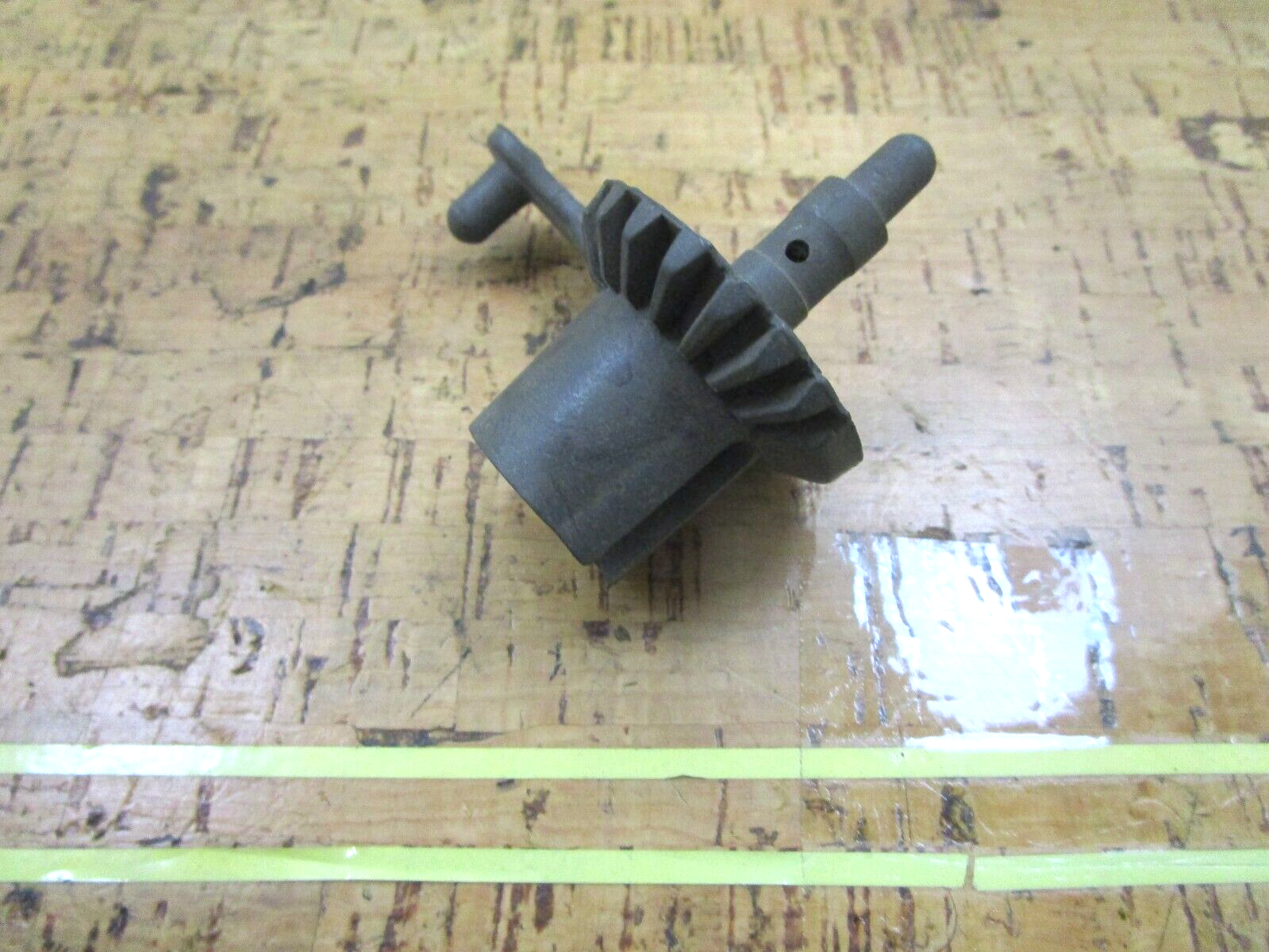 *NEW OEM* 0750 OMC Johnson Evinrude THROTTLE GEAR SHAFT 324512 0324512