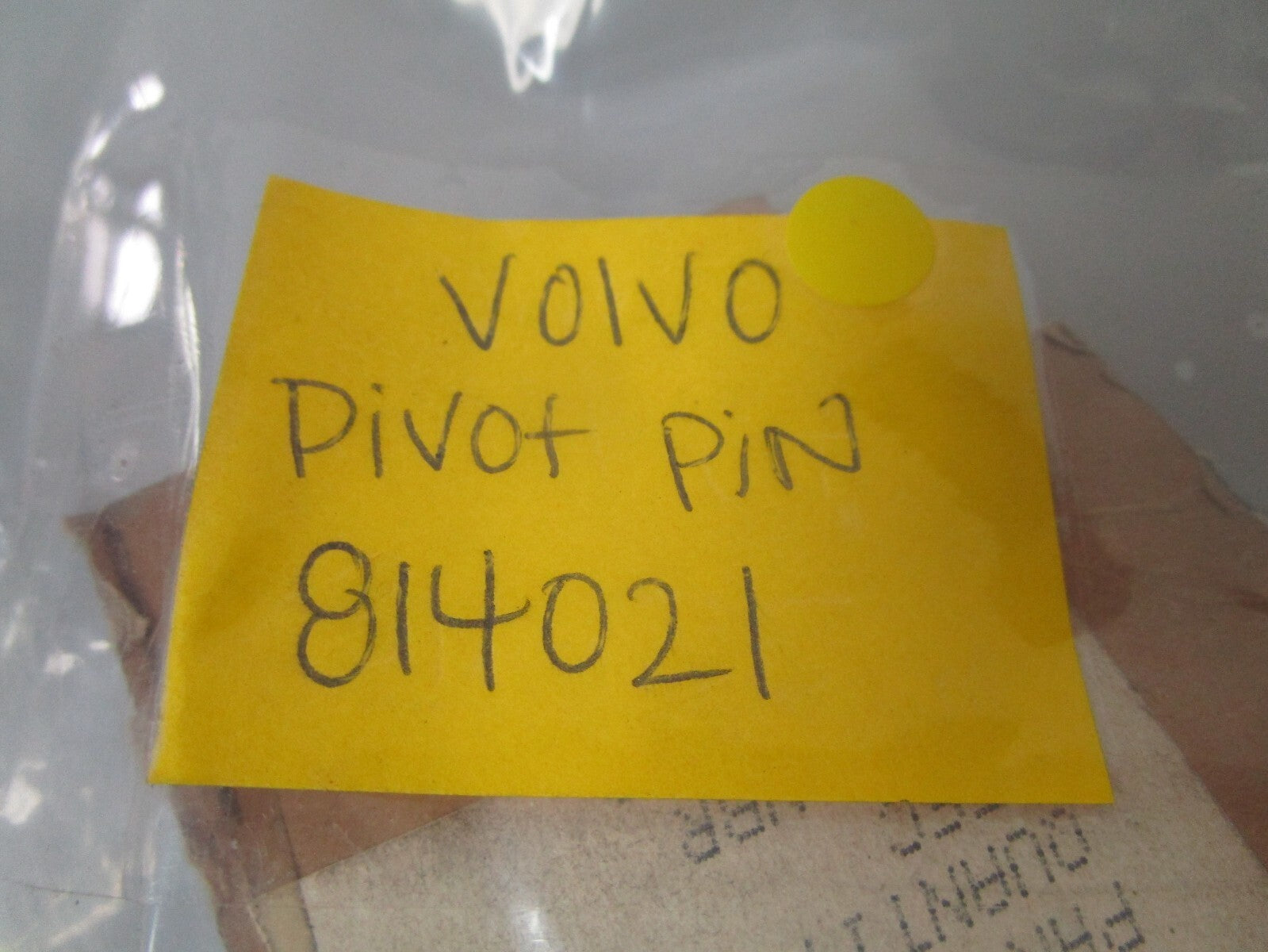 *NEW OEM* 0720 Volvo Penta Pivot Pin 814021