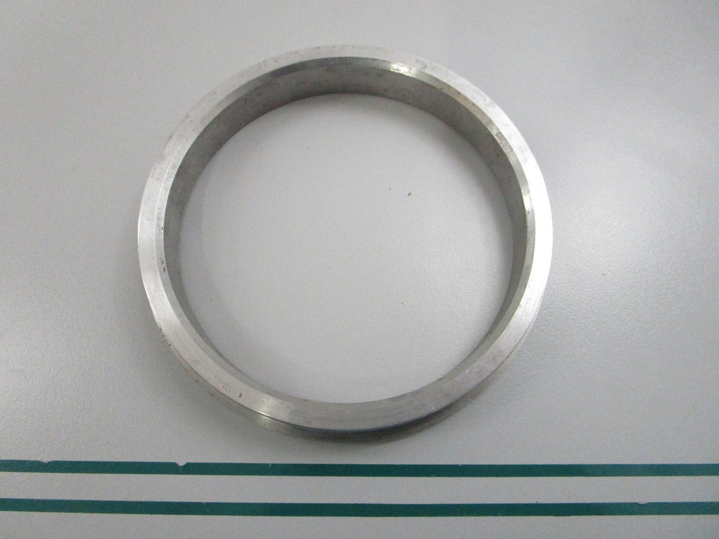 NEW OEM 3852269 Volvo Penta Bearing Ring 0810