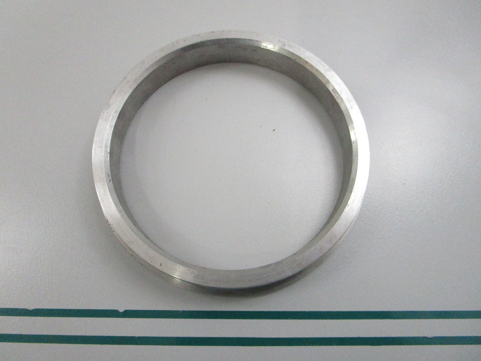 NEW OEM 3852269 Volvo Penta Bearing Ring 0810