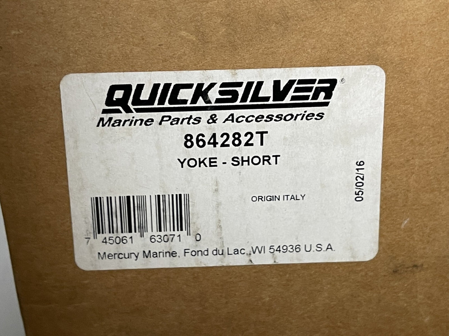 *NEW OEM* 0670 Mercury Quicksilver Short Yoke 864282T