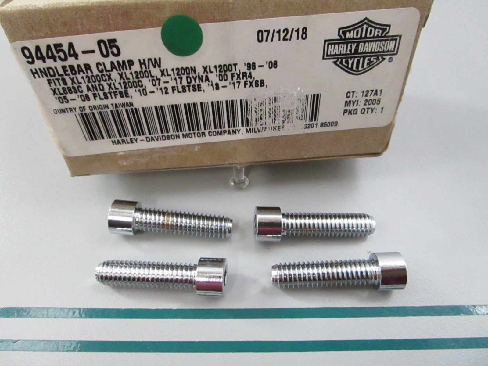 NEW OEM 94454-05 Harley Davidson Clamp Handlebar 0810