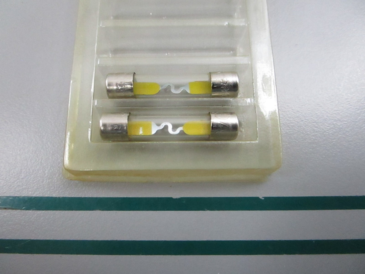 NEW OEM (LOT OF 2) 6G1-82151-00-00 Yamaha 10A Fuse 0810