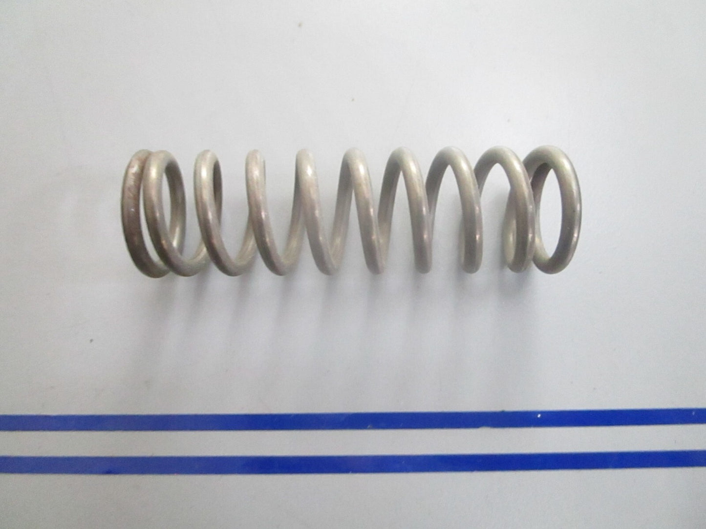 *NEW OEM* 0810 OMC Johnson Evinrude Spring 313817 0313817