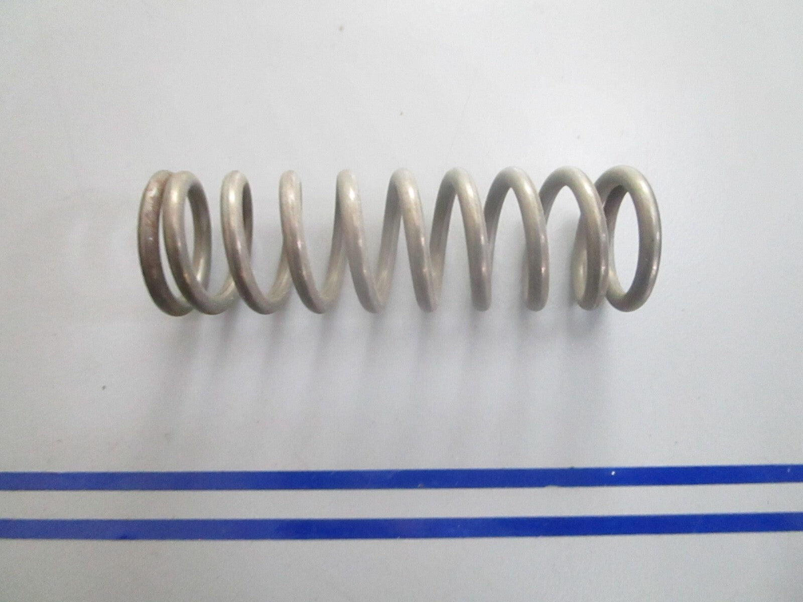 *NEW OEM* 0810 OMC Johnson Evinrude Spring 313817 0313817