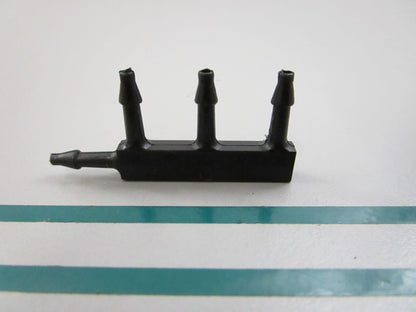 NEW OEM 336511 0336511 OMC Johnson Evinrude Drain Hose Fitting 0810