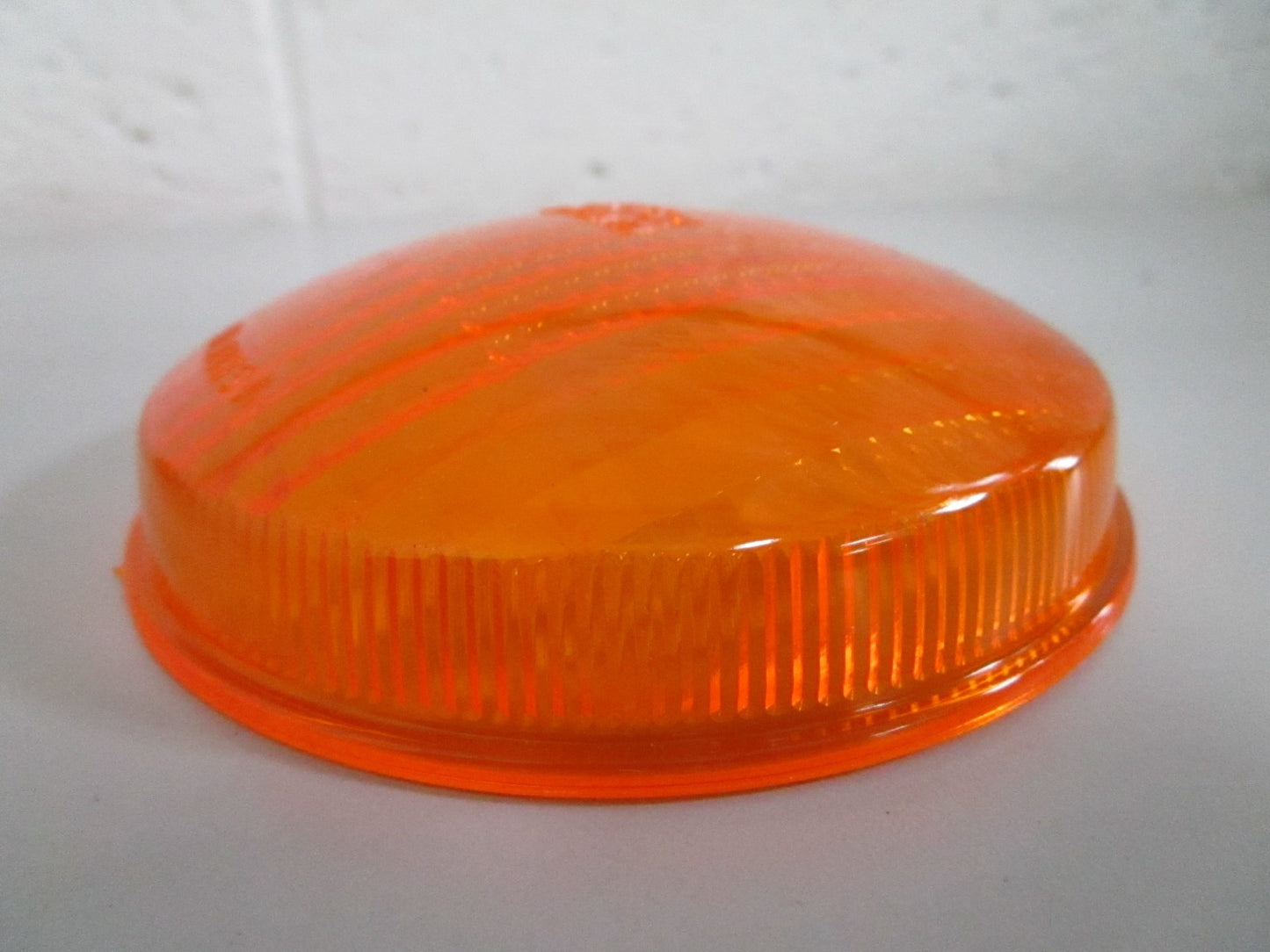 NEW OEM 2305600301 Bosch Turn Signal Lens 0820