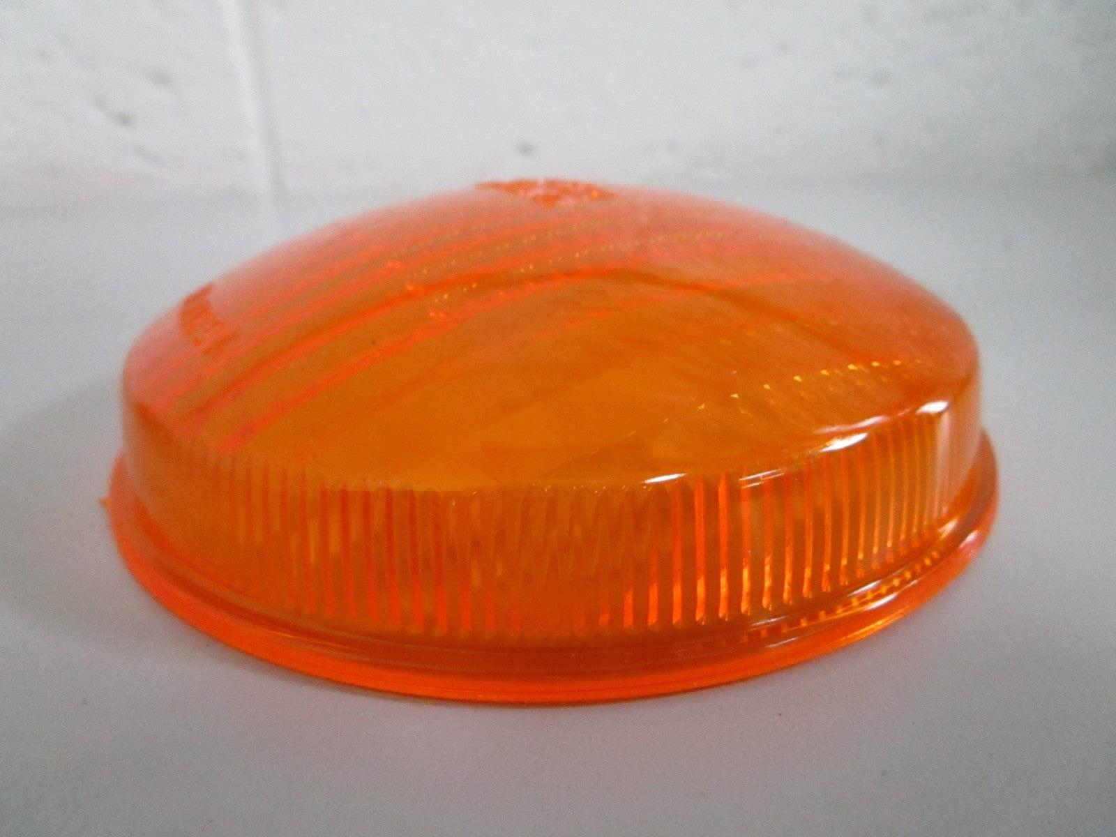 NEW OEM 2305600301 Bosch Turn Signal Lens 0820